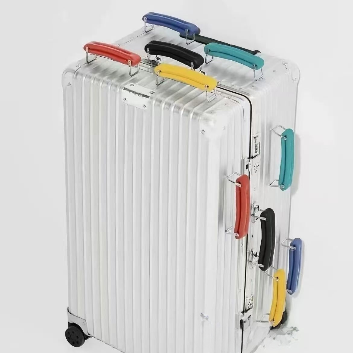Manijas de equipaje adecuadas  - Travel Accessories Rimowa reseña y precio